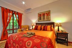 Bedroom at Accommodation - Johannesburg Guesthouse - Amakoekoe: Johannesburg Airport Accommodation, Sandton Convention Center, Coke Cola Dome, Medical Clinic Accomodation, Business Accommodation